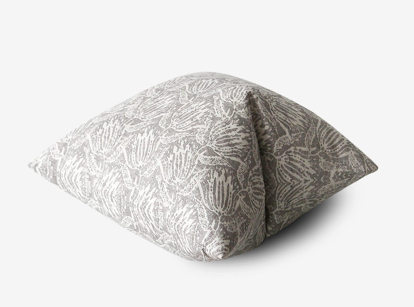 Tess Pillow in Breige