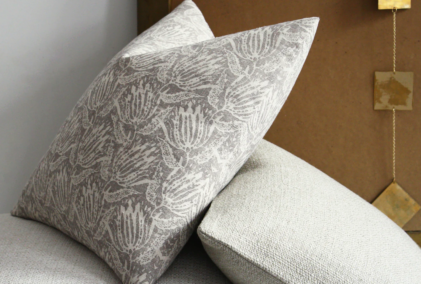 Tess Pillow in Breige